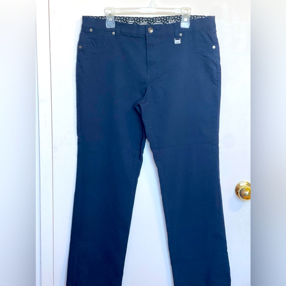Lois comfort waist Gigi Jeans are designed with an elasticated waist , Like new